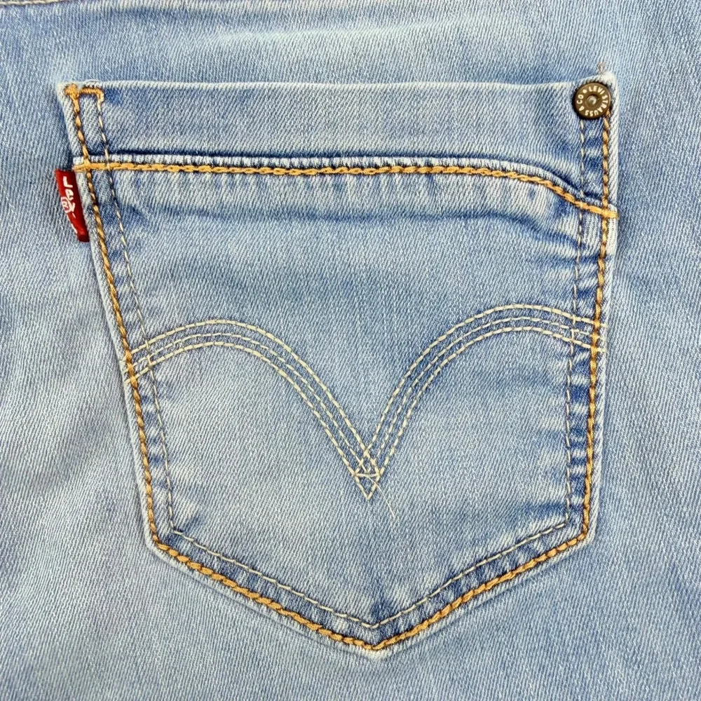 Levis Womens Medium Wash Denim Cuffed Bermuda Shorts Double Button‎ Size 12 W31